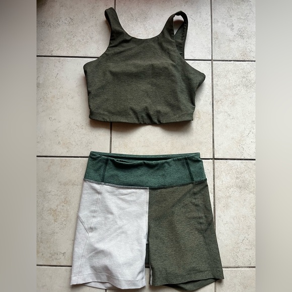Outdoor Voices Other - Outdoor voices Activewear set - shorts and bra